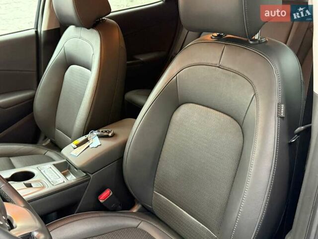 Сірий Хендай Kona Electric, об'ємом двигуна 0 л та пробігом 95 тис. км за 18974 $, фото 17 на Automoto.ua