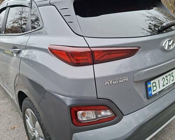 Серый Хендай Kona Electric, объемом двигателя 0 л и пробегом 87 тыс. км за 15200 $, фото 40 на Automoto.ua