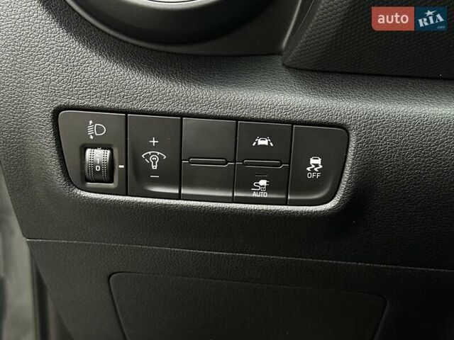 Сірий Хендай Kona Electric, об'ємом двигуна 0 л та пробігом 63 тис. км за 18500 $, фото 30 на Automoto.ua