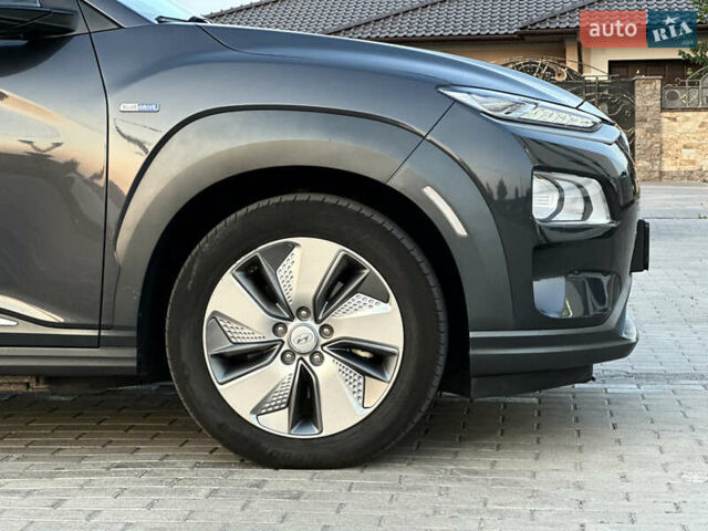 Серый Хендай Kona Electric, объемом двигателя 0 л и пробегом 159 тыс. км за 16900 $, фото 15 на Automoto.ua