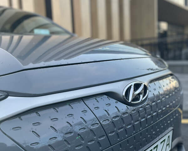 Серый Хендай Kona Electric, объемом двигателя 0 л и пробегом 81 тыс. км за 16099 $, фото 14 на Automoto.ua