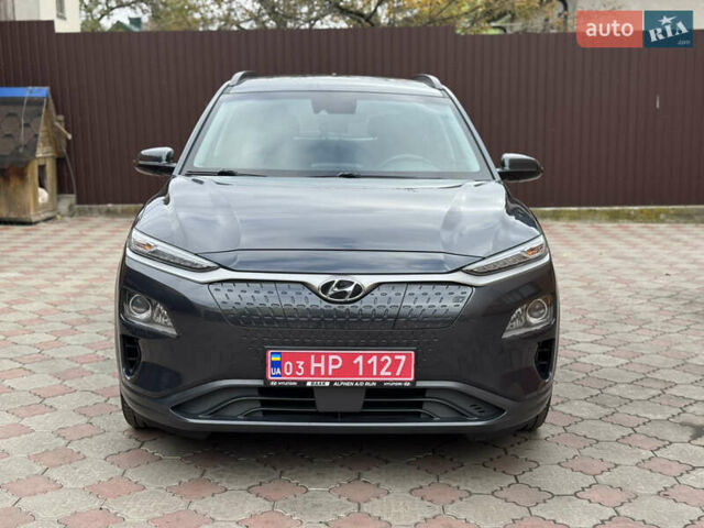 Серый Хендай Kona Electric, объемом двигателя 0 л и пробегом 106 тыс. км за 15999 $, фото 2 на Automoto.ua
