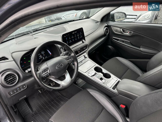 Серый Хендай Kona Electric, объемом двигателя 0 л и пробегом 167 тыс. км за 17700 $, фото 25 на Automoto.ua