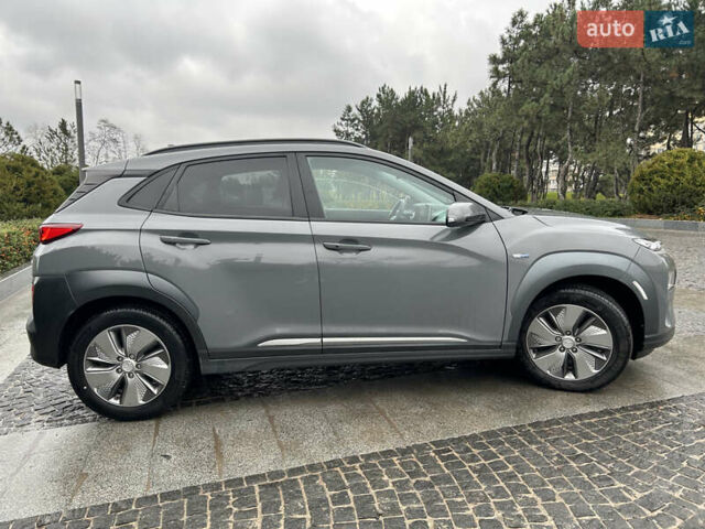 Сірий Хендай Kona Electric, об'ємом двигуна 0 л та пробігом 61 тис. км за 15780 $, фото 7 на Automoto.ua