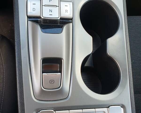 Серый Хендай Kona Electric, объемом двигателя 0 л и пробегом 135 тыс. км за 17100 $, фото 27 на Automoto.ua