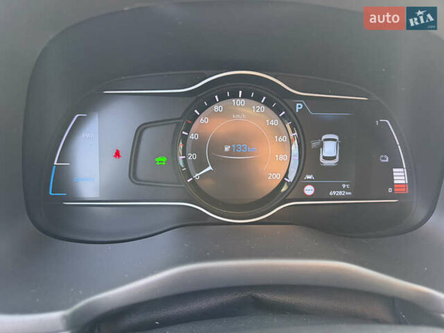 Серый Хендай Kona Electric, объемом двигателя 0 л и пробегом 69 тыс. км за 19300 $, фото 22 на Automoto.ua