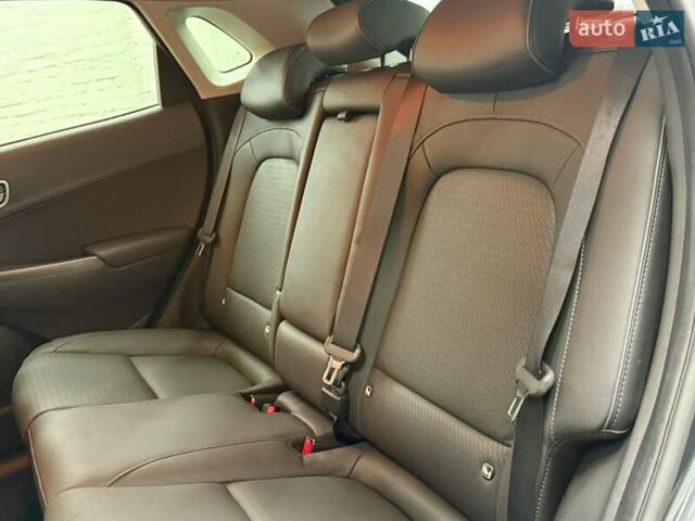 Сірий Хендай Kona Electric, об'ємом двигуна 0 л та пробігом 89 тис. км за 18340 $, фото 30 на Automoto.ua