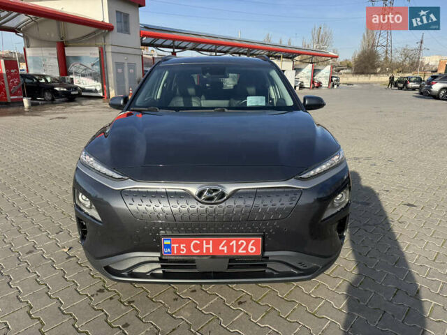 Серый Хендай Kona Electric, объемом двигателя 0 л и пробегом 69 тыс. км за 19300 $, фото 5 на Automoto.ua