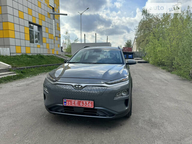 Серый Хендай Kona Electric, объемом двигателя 0 л и пробегом 38 тыс. км за 16799 $, фото 3 на Automoto.ua