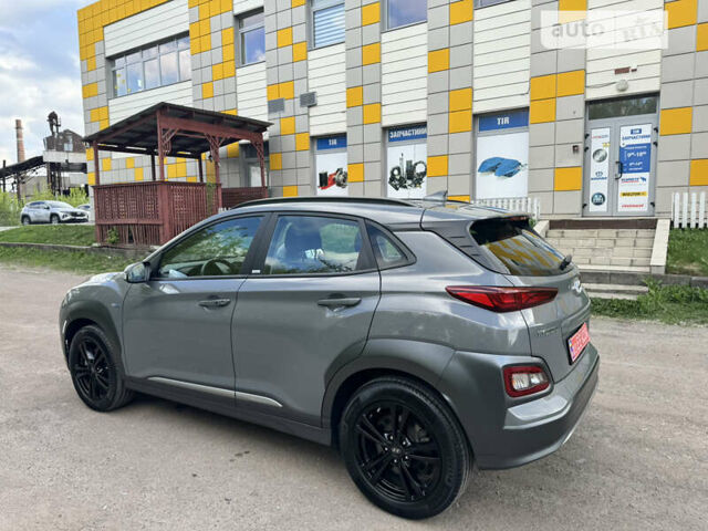 Серый Хендай Kona Electric, объемом двигателя 0 л и пробегом 38 тыс. км за 16799 $, фото 7 на Automoto.ua