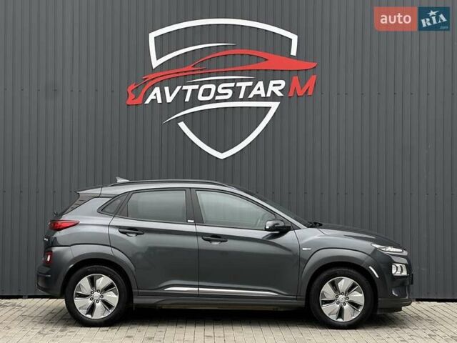 Сірий Хендай Kona Electric, об'ємом двигуна 0 л та пробігом 63 тис. км за 18500 $, фото 9 на Automoto.ua