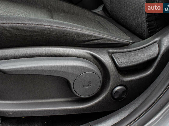 Сірий Хендай Kona Electric, об'ємом двигуна 0 л та пробігом 26 тис. км за 16300 $, фото 77 на Automoto.ua