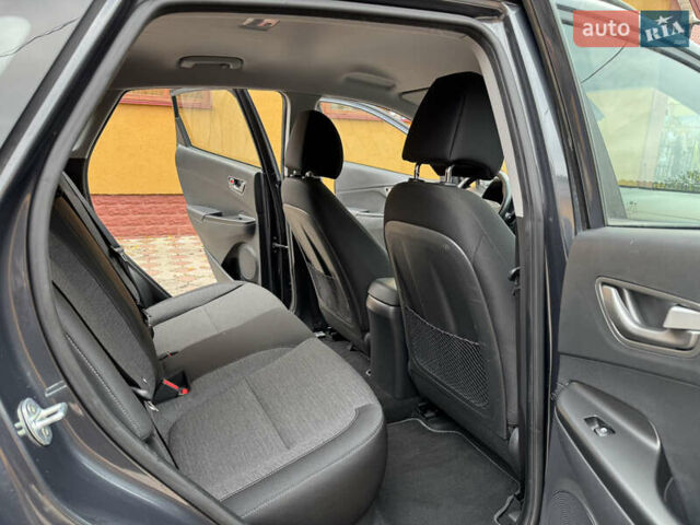 Серый Хендай Kona Electric, объемом двигателя 0 л и пробегом 106 тыс. км за 15999 $, фото 16 на Automoto.ua