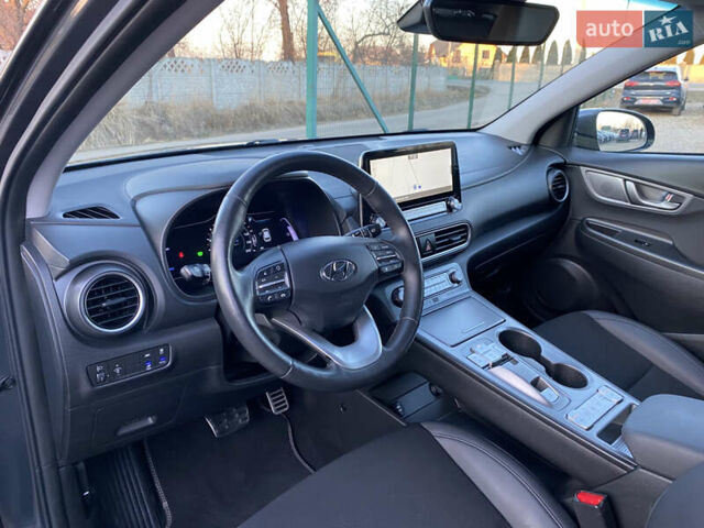 Серый Хендай Kona Electric, объемом двигателя 0 л и пробегом 104 тыс. км за 17200 $, фото 30 на Automoto.ua