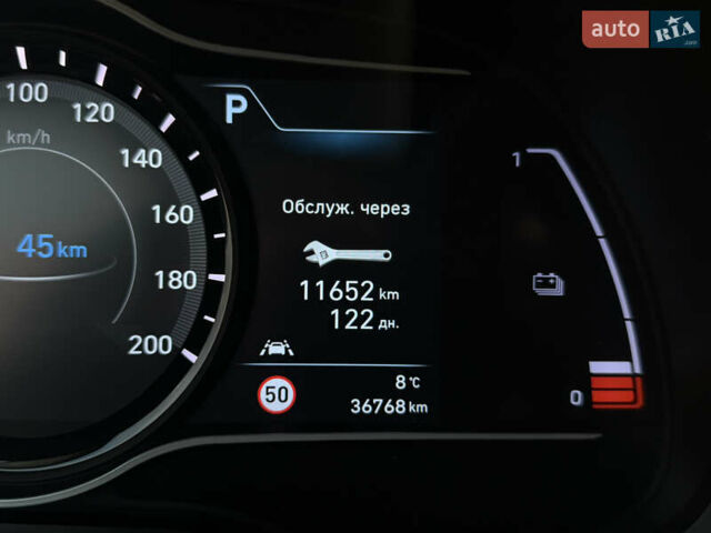 Серый Хендай Kona Electric, объемом двигателя 0 л и пробегом 36 тыс. км за 20700 $, фото 63 на Automoto.ua