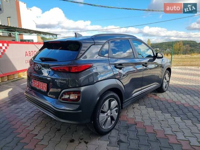 Серый Хендай Kona Electric, объемом двигателя 0 л и пробегом 42 тыс. км за 16200 $, фото 6 на Automoto.ua