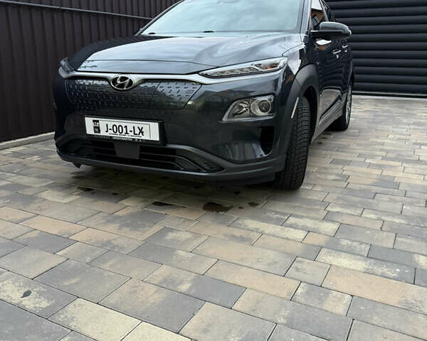 Серый Хендай Kona Electric, объемом двигателя 0 л и пробегом 125 тыс. км за 16900 $, фото 9 на Automoto.ua