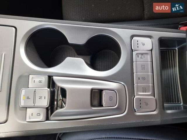 Серый Хендай Kona Electric, объемом двигателя 0 л и пробегом 42 тыс. км за 16200 $, фото 37 на Automoto.ua