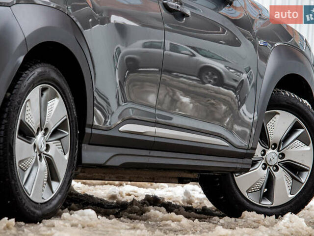 Сірий Хендай Kona Electric, об'ємом двигуна 0 л та пробігом 26 тис. км за 16300 $, фото 15 на Automoto.ua