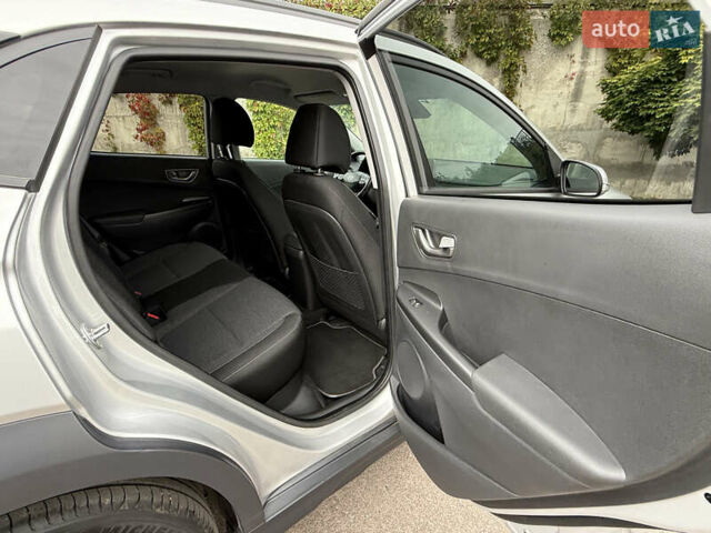 Серый Хендай Kona Electric, объемом двигателя 0 л и пробегом 26 тыс. км за 18850 $, фото 45 на Automoto.ua