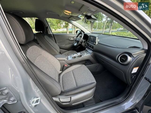 Сірий Хендай Kona Electric, об'ємом двигуна 0 л та пробігом 19 тис. км за 16000 $, фото 20 на Automoto.ua