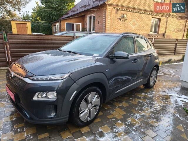 Серый Хендай Kona Electric, объемом двигателя 0 л и пробегом 121 тыс. км за 16000 $, фото 12 на Automoto.ua