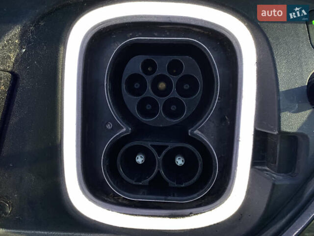 Серый Хендай Kona Electric, объемом двигателя 0 л и пробегом 104 тыс. км за 17200 $, фото 9 на Automoto.ua
