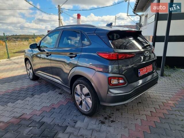 Серый Хендай Kona Electric, объемом двигателя 0 л и пробегом 42 тыс. км за 16200 $, фото 17 на Automoto.ua