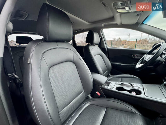 Сірий Хендай Kona Electric, об'ємом двигуна 0 л та пробігом 78 тис. км за 18900 $, фото 29 на Automoto.ua