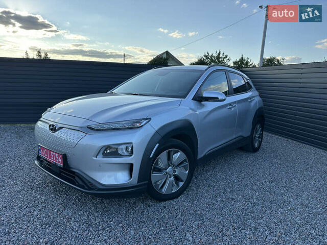 Серый Хендай Kona Electric, объемом двигателя 0 л и пробегом 109 тыс. км за 18450 $, фото 9 на Automoto.ua