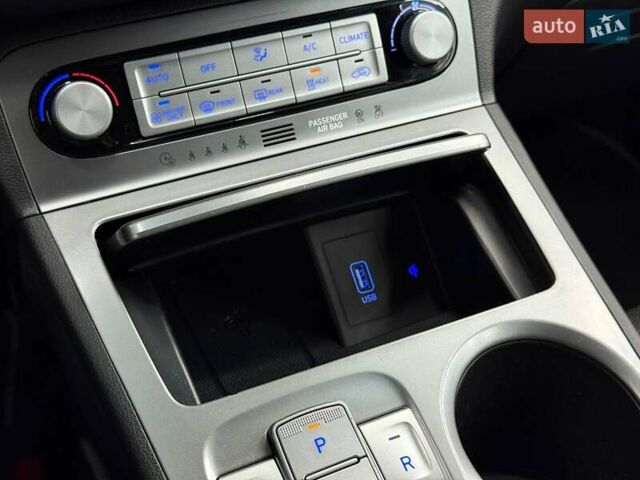 Сірий Хендай Kona Electric, об'ємом двигуна 0 л та пробігом 71 тис. км за 18465 $, фото 12 на Automoto.ua