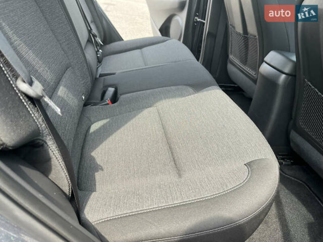 Серый Хендай Kona Electric, объемом двигателя 0 л и пробегом 49 тыс. км за 14900 $, фото 37 на Automoto.ua