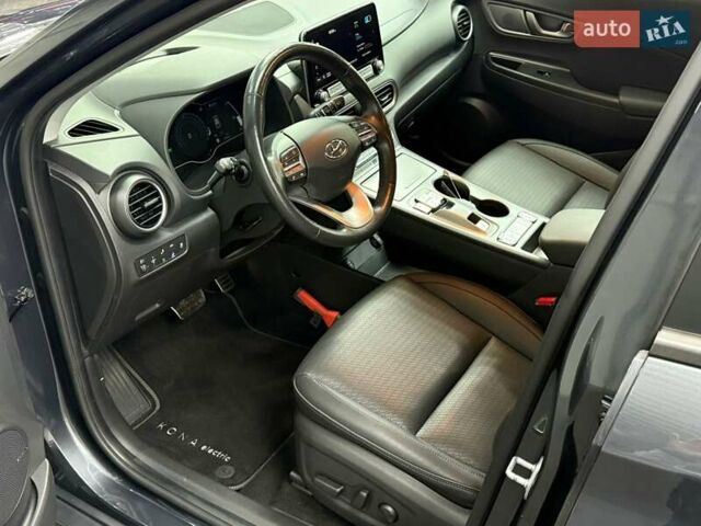 Сірий Хендай Kona Electric, об'ємом двигуна 0 л та пробігом 89 тис. км за 18340 $, фото 14 на Automoto.ua