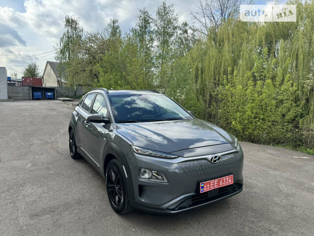 Серый Хендай Kona Electric, объемом двигателя 0 л и пробегом 38 тыс. км за 16799 $, фото 13 на Automoto.ua