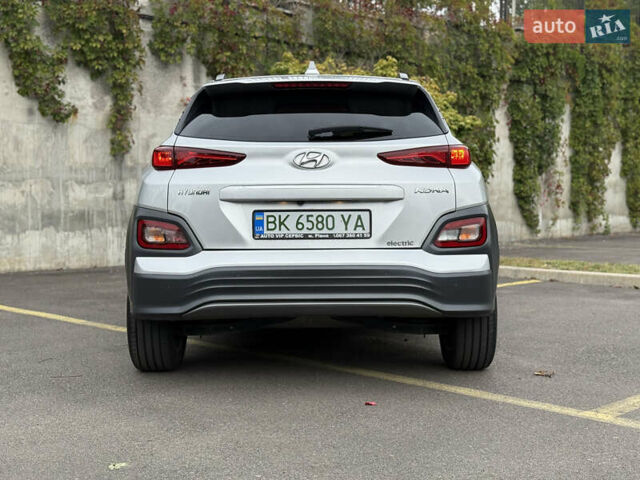 Серый Хендай Kona Electric, объемом двигателя 0 л и пробегом 26 тыс. км за 18850 $, фото 25 на Automoto.ua