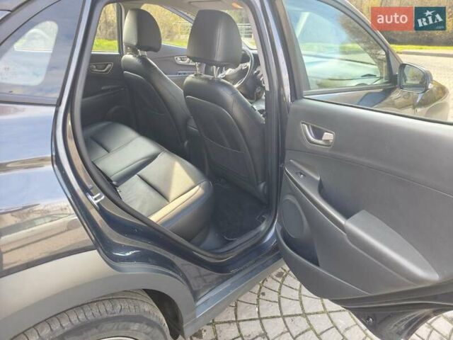 Серый Хендай Kona Electric, объемом двигателя 0 л и пробегом 122 тыс. км за 16550 $, фото 35 на Automoto.ua