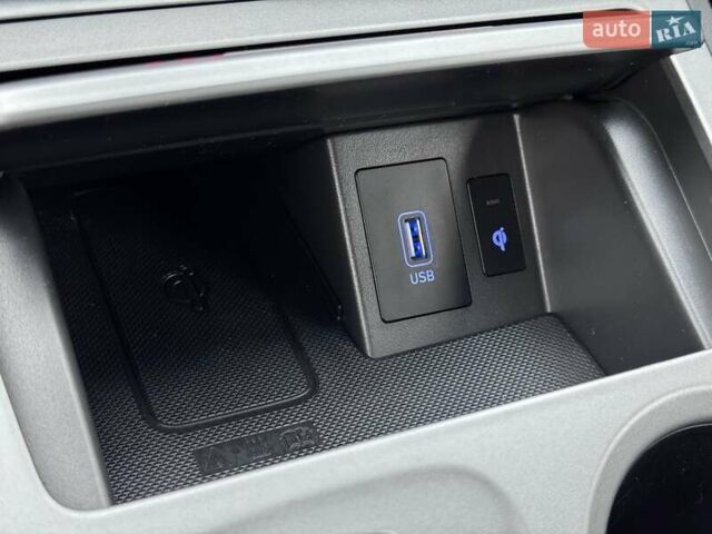 Сірий Хендай Kona Electric, об'ємом двигуна 0 л та пробігом 88 тис. км за 18700 $, фото 44 на Automoto.ua