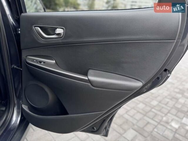 Сірий Хендай Kona Electric, об'ємом двигуна 0 л та пробігом 88 тис. км за 18700 $, фото 36 на Automoto.ua