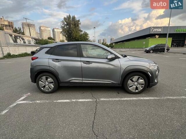 Сірий Хендай Kona Electric, об'ємом двигуна 0 л та пробігом 28 тис. км за 17200 $, фото 2 на Automoto.ua