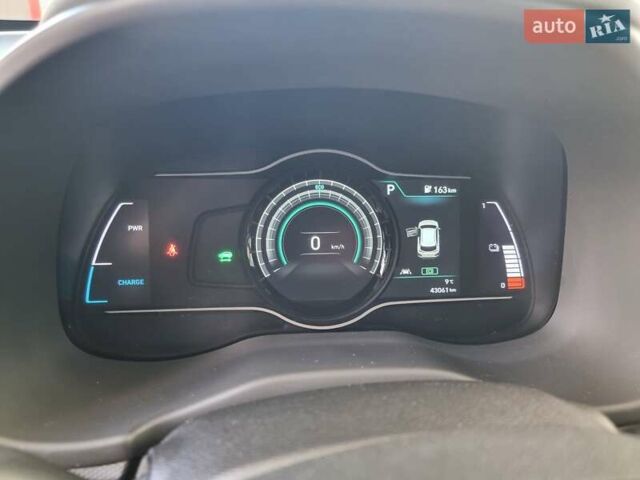 Серый Хендай Kona Electric, объемом двигателя 0 л и пробегом 42 тыс. км за 16200 $, фото 30 на Automoto.ua