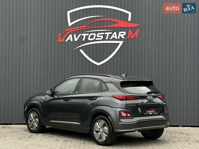 Сірий Хендай Kona Electric, об'ємом двигуна 0 л та пробігом 63 тис. км за 18500 $, фото 16 на Automoto.ua