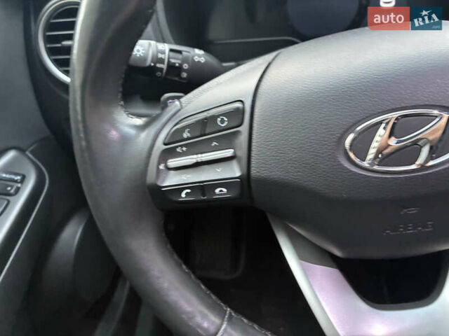 Серый Хендай Kona Electric, объемом двигателя 0 л и пробегом 117 тыс. км за 18800 $, фото 23 на Automoto.ua