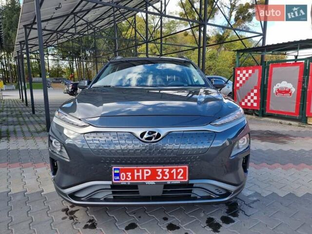 Серый Хендай Kona Electric, объемом двигателя 0 л и пробегом 42 тыс. км за 16200 $, фото 5 на Automoto.ua