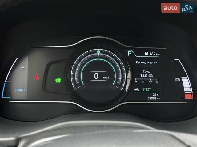 Сірий Хендай Kona Electric, об'ємом двигуна 0 л та пробігом 63 тис. км за 18500 $, фото 33 на Automoto.ua