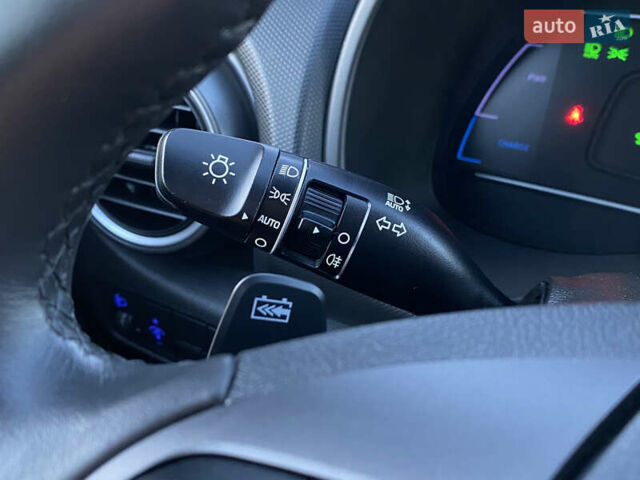 Серый Хендай Kona Electric, объемом двигателя 0 л и пробегом 104 тыс. км за 17200 $, фото 40 на Automoto.ua