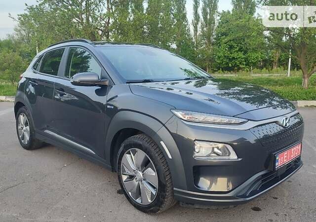 Серый Хендай Kona Electric, объемом двигателя 0 л и пробегом 88 тыс. км за 17800 $, фото 7 на Automoto.ua