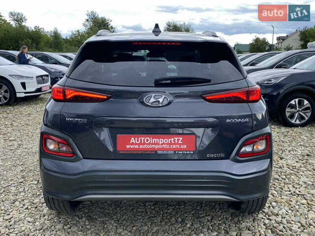 Серый Хендай Kona Electric, объемом двигателя 0 л и пробегом 69 тыс. км за 20400 $, фото 19 на Automoto.ua