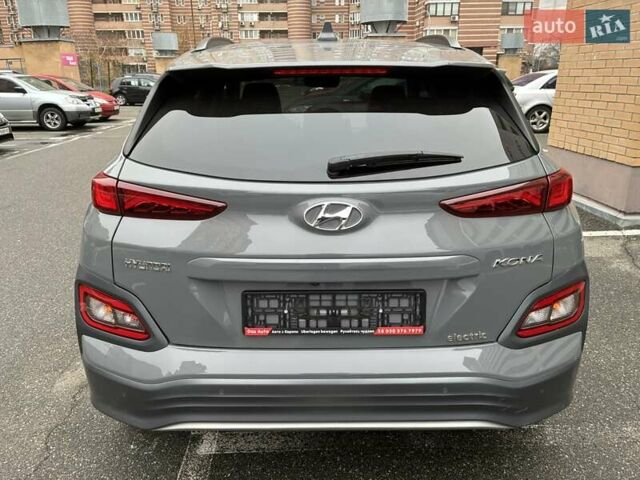 Серый Хендай Kona Electric, объемом двигателя 0 л и пробегом 78 тыс. км за 19500 $, фото 13 на Automoto.ua