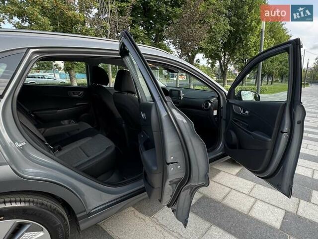 Сірий Хендай Kona Electric, об'ємом двигуна 0 л та пробігом 19 тис. км за 16000 $, фото 22 на Automoto.ua