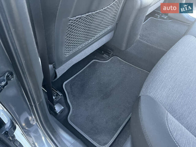 Сірий Хендай Kona Electric, об'ємом двигуна 0 л та пробігом 31 тис. км за 15500 $, фото 36 на Automoto.ua